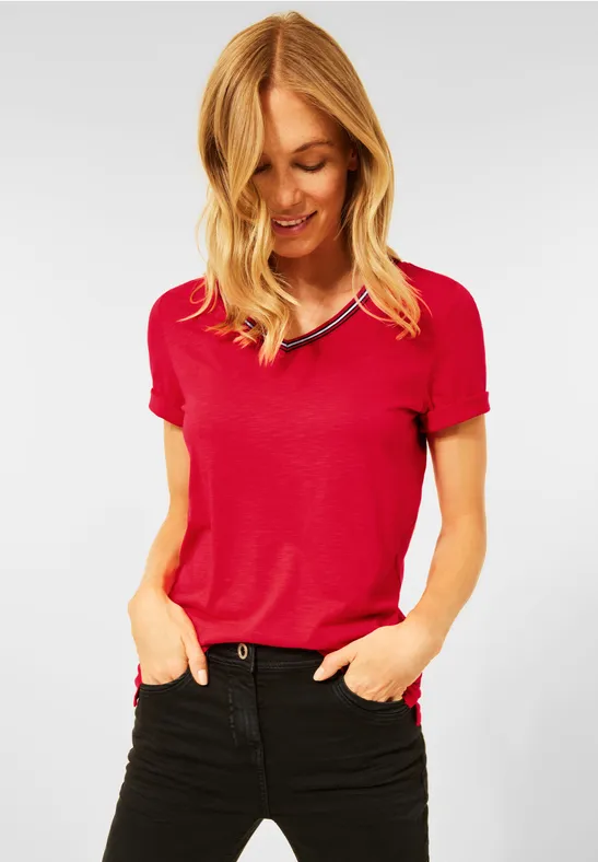 T-Shirt mit V-Ausschnitt hot red