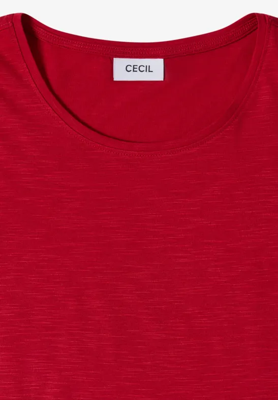Ein schlichtes rotes Damen-Shirt mit Rundhalsausschnitt und Label "CECIL".