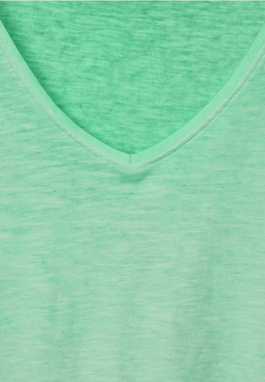 T-shirt in gewassen look fresh green