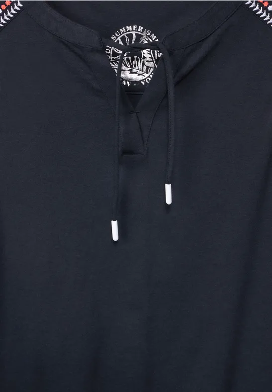 Top met borduursels deep blue