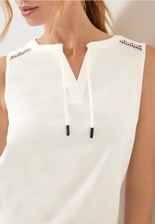 Top mit Stickereidetail vanilla white
