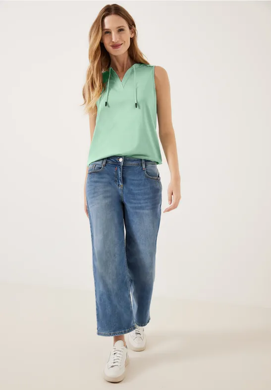 Top mit Stickereidetail fresh salvia green