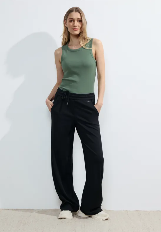 Geribbelde basic top raw salvia green