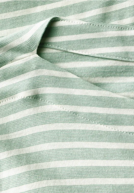 Basic Kurzarmshirt matcha green