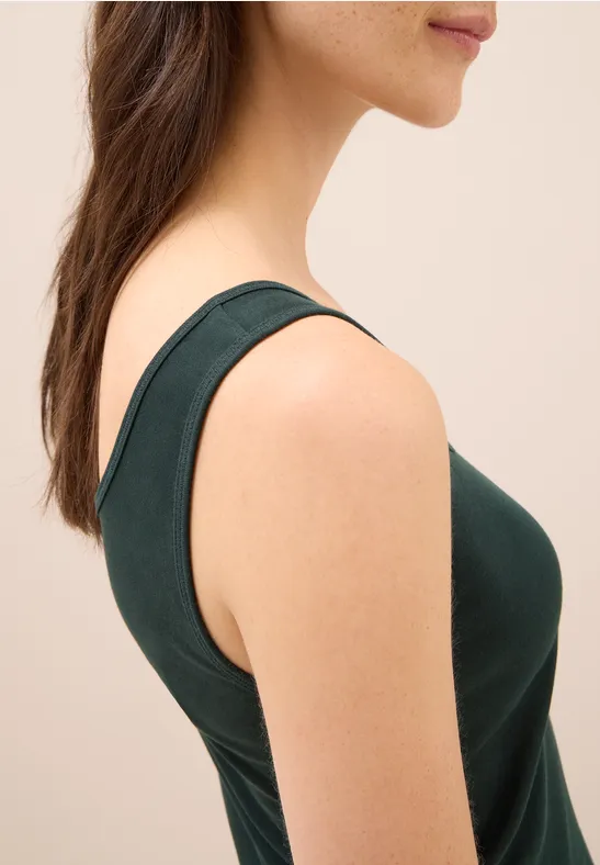 Basic Top in Unifarbe ink green