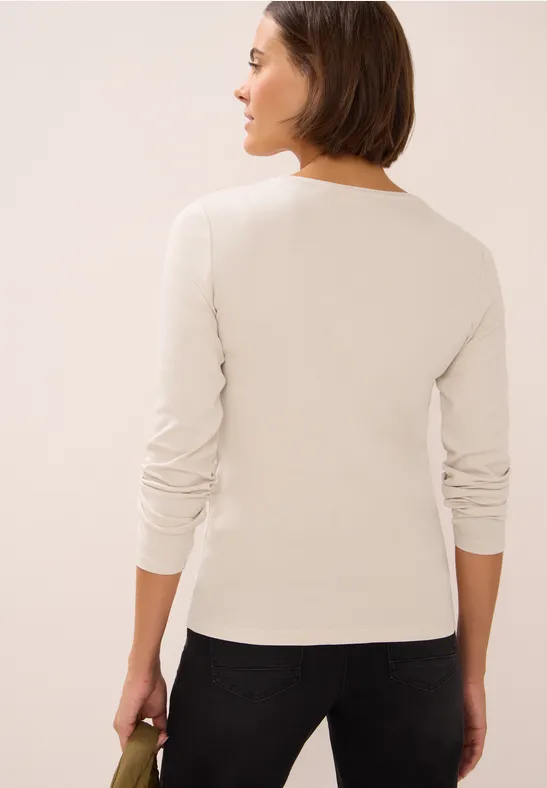 Shirt met lange mouwen en V-hals oat milk beige