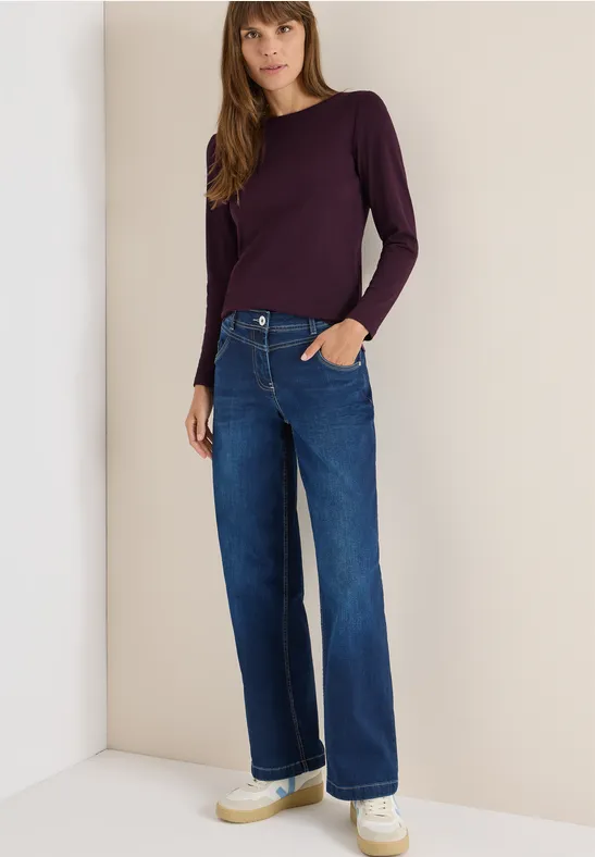 T-shirt avec encolure en U eggplant red