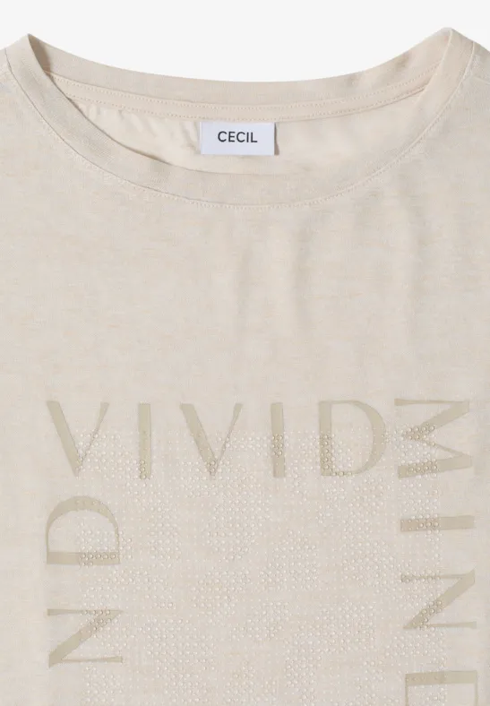 Lichtbeige T-shirt met ronde hals en subtiele, tonale opdruk 'VIVID MIND' in minimalistische stijl.