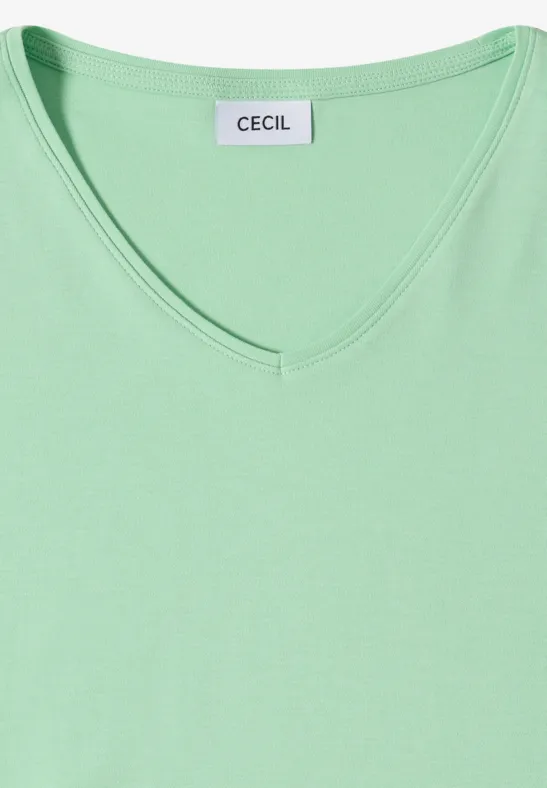 Mintgrünes V-Ausschnitt-Shirt, kurzärmelig, schlicht mit CECIL-Label am Nacken.