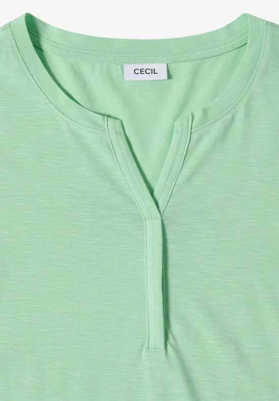 Mintgrünes Damenshirt mit Rundhals und kurzem V-Schlitz, schlichtes Design, Marke Cecil