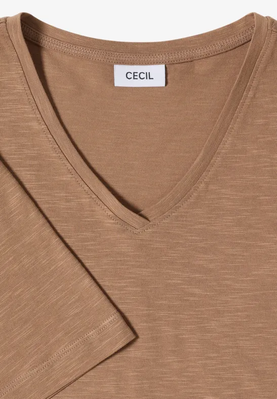 Lichtbruine T-shirt met V-hals en korte mouwen, merklabel 'CECIL' in de nek.