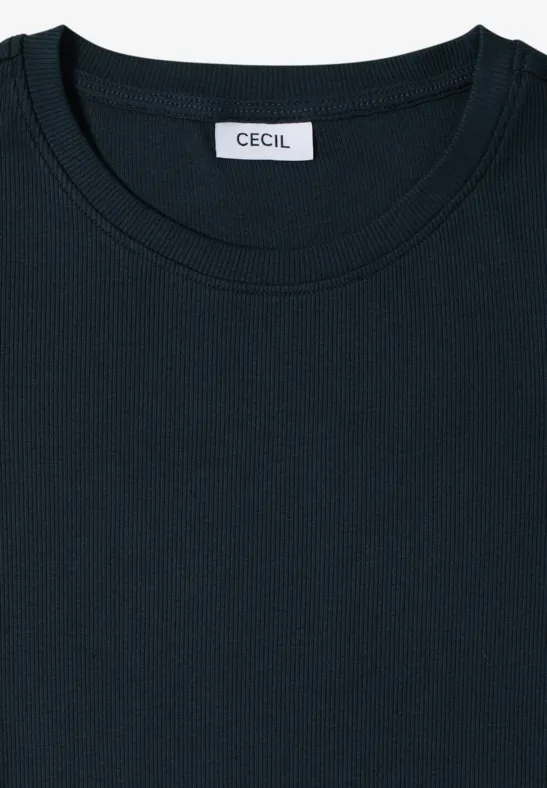 Ein dunkelblaues T-Shirt der Marke Cecil mit Rundhalsausschnitt, sauber gefaltet.