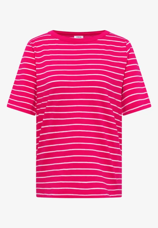 Roze T-shirt met witte strepen en korte mouwen.