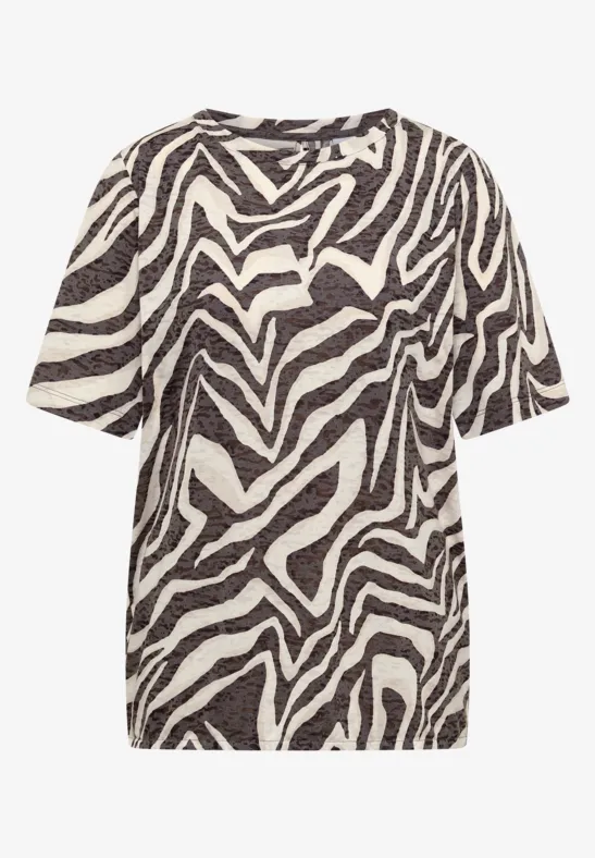 Kurzärmliges T-Shirt mit abstraktem Zebra-Muster in Schwarz-Weiß.