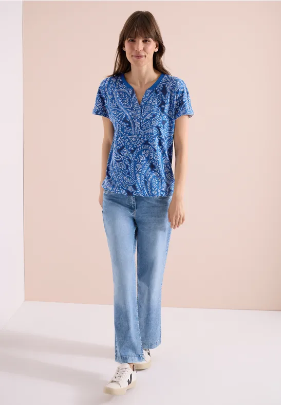 T-shirt à col fendu et motif paisley universal blue