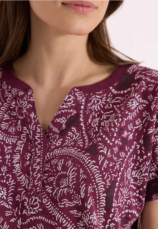 T-shirt à col fendu et motif paisley sweet grape red