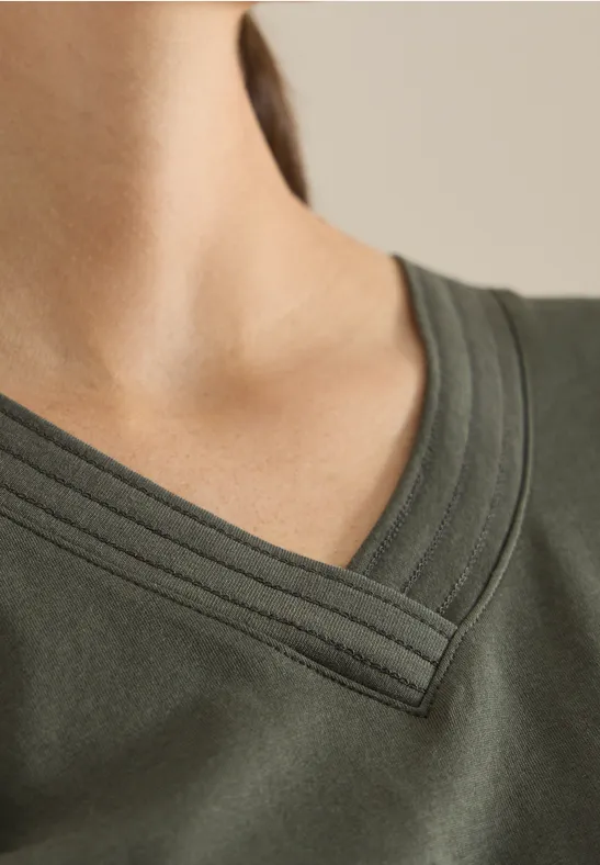 T-shirt à manches courtes et col en V en couleur unie khaki