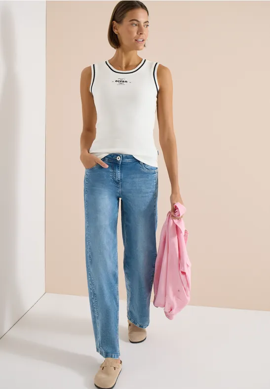 Top mit Rundhals und Kontrastdetails vanilla white