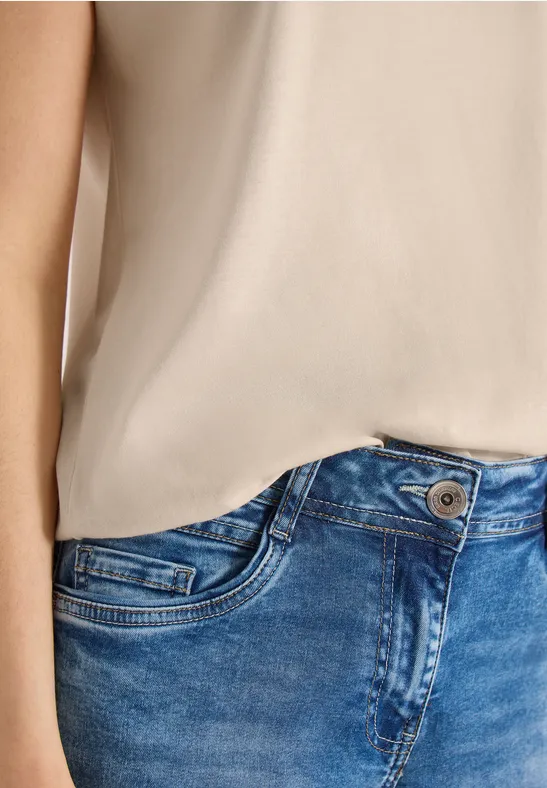 T-shirt avec col en V et détail en dentelle pearl beige