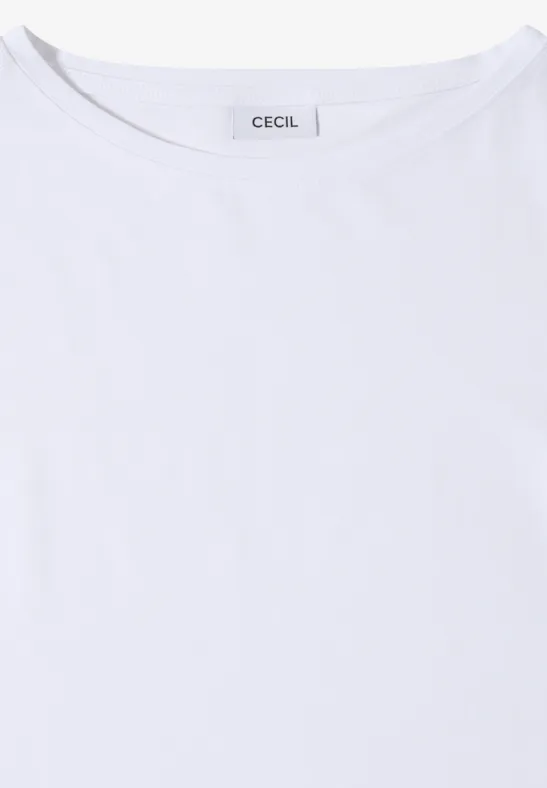 Een effen wit T-shirt met korte mouwen, ronde hals en zichtbaar CECIL-label.