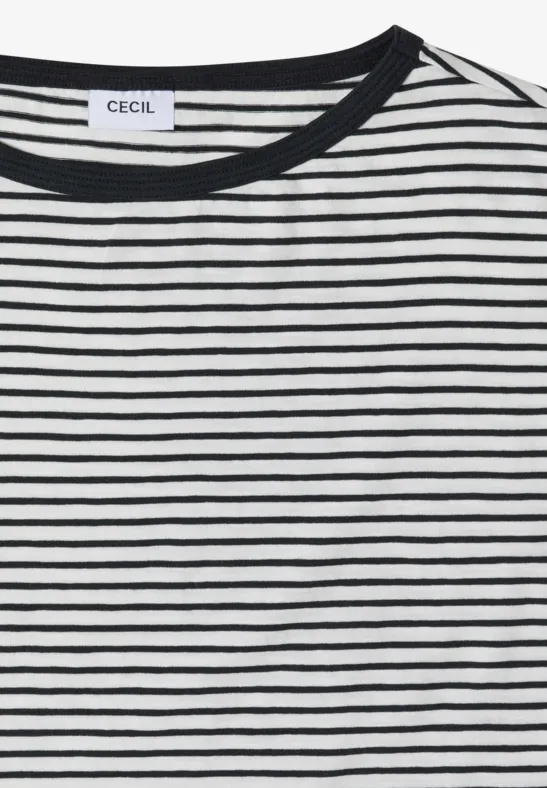 Weißes T-Shirt mit schwarzen, feinen, horizontalen Streifen und Rundhalsausschnitt.