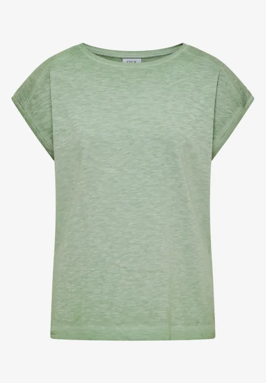 Schlichtes grünes T-Shirt mit kurzen Ärmeln und Rundhalsausschnitt