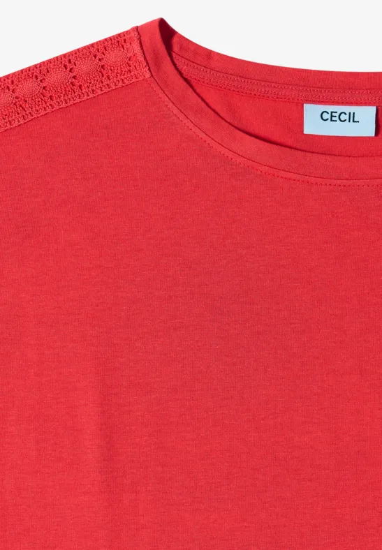 Rotes T-Shirt von CECIL mit Rundhalsausschnitt und Spitzendetail an der Schulter.