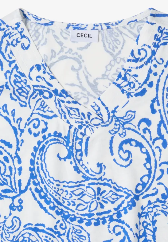 Witte top met V-hals en blauw paisley-patroon van CECIL.