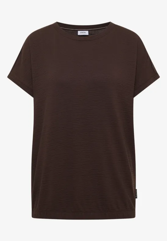 Een effen bruin T-shirt met korte mouwen en ronde hals.