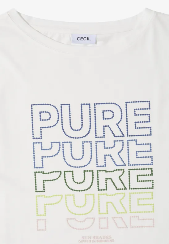 Weißes T-Shirt mit vierfach gestapeltem Schriftzug PURE in unterschiedlicher Linienfarbe.