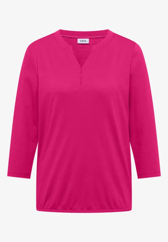 Ein pinkes Damen-Shirt mit 3/4-Ärmeln und V-Ausschnitt