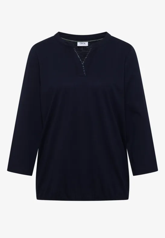 Dunkelblaues Shirt mit 3/4-Ärmeln und kleinem V-Ausschnitt.