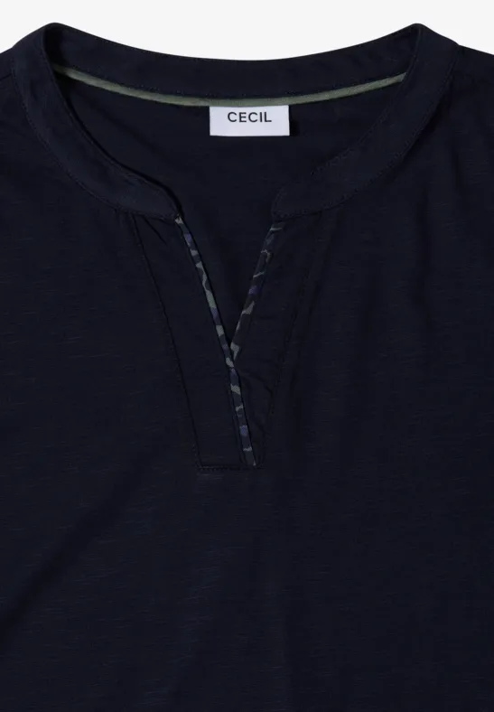 Klassisches dunkelblaues T-Shirt mit Rundhalsausschnitt und kurzer V-Naht, Marke CECIL.