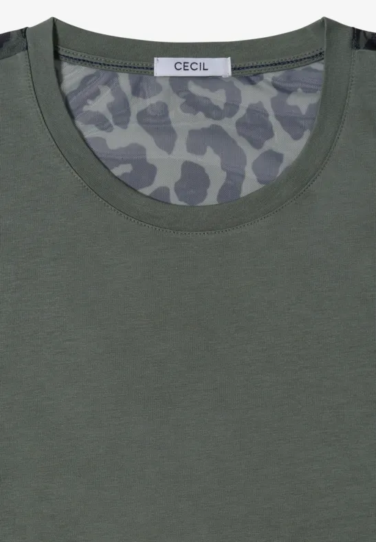 Kaki dames-T-shirt met ronde hals, grijze camouflage voering binnenin en zichtbaar CECIL-label.