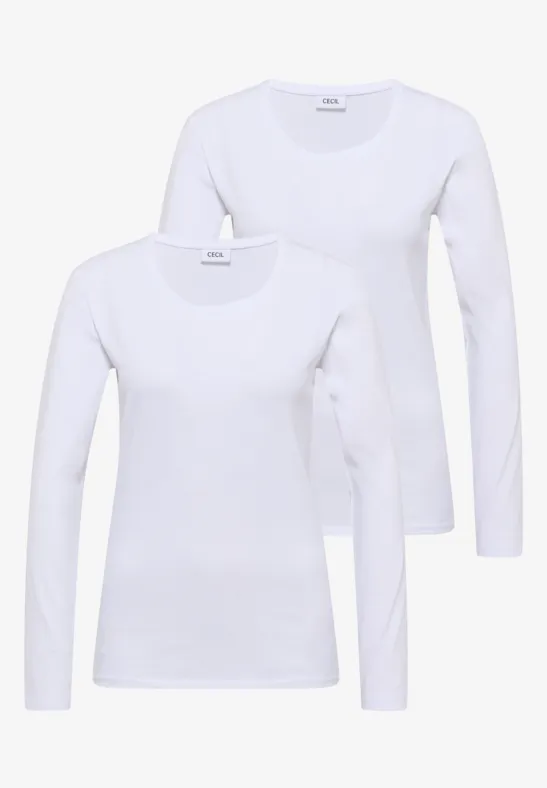 Deux t-shirts à manches longues blancs sur fond blanc