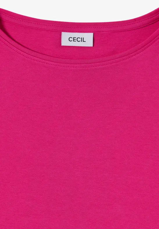 Helles pinkfarbenes T-Shirt mit Rundhalsausschnitt und Markenlabel CECIL im Nackenbereich.