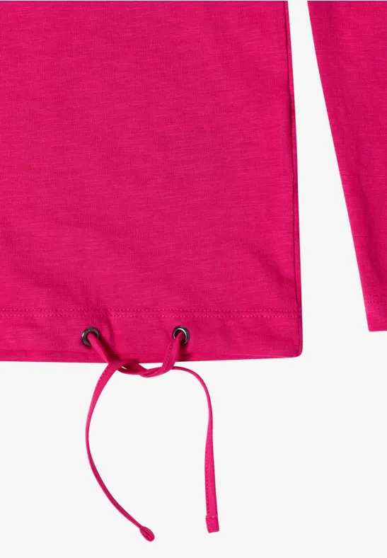 Auf dem Bild ist ein pinkfarbenes Langarmshirt mit Tunnelzug am Saum.