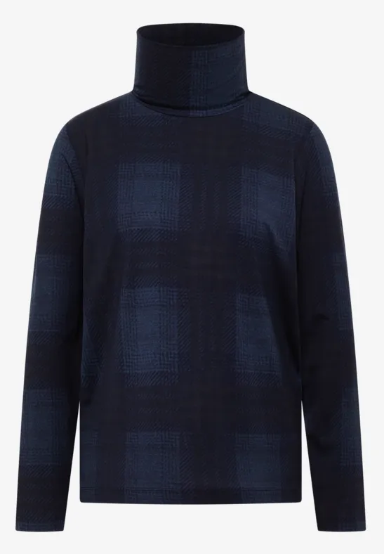 Dunkelblauer Rollkragenpullover mit dezentem karierten Muster.