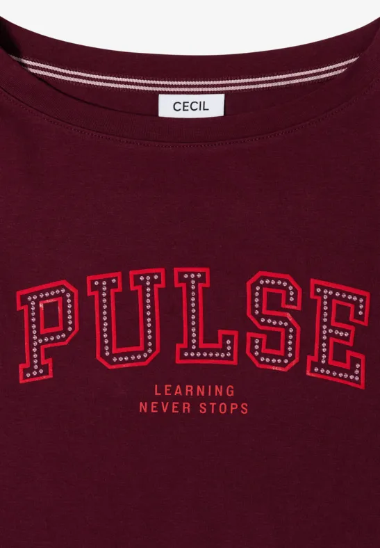Sweatshirt bordeaux avec 'PULSE' en lettres pointillées rouges et la mention 'LEARNING NEVER STOPS'