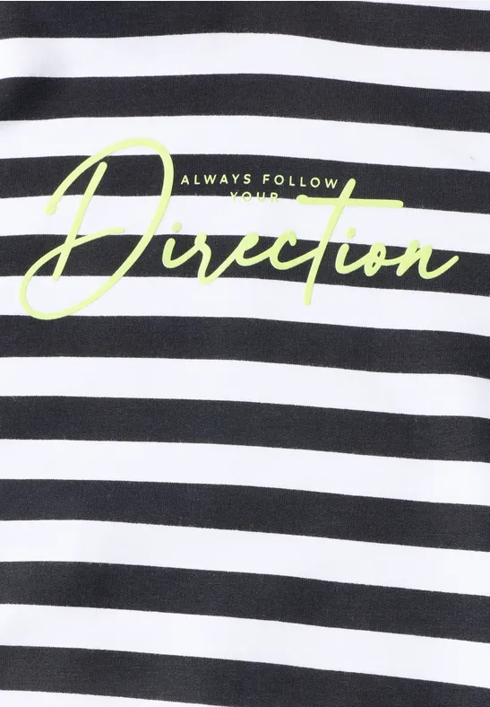 Schwarz-weiß gestreiftes Design mit neongelbem Schriftzug 'Always Follow Direction'.