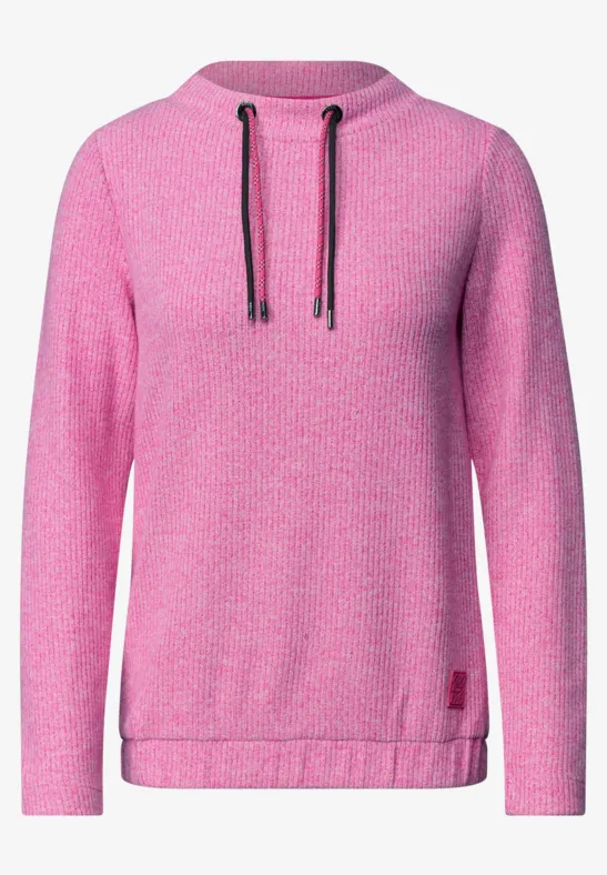 Hellrosa Hoodie-Pullover mit Kapuze und schwarzen Kordeln.