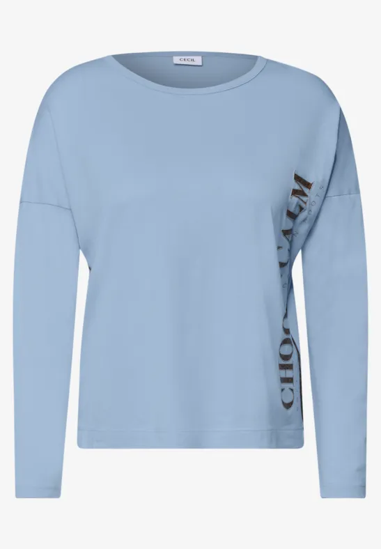 Lichtblauw shirt met lange mouwen, ronde hals en zijwaartse tekst