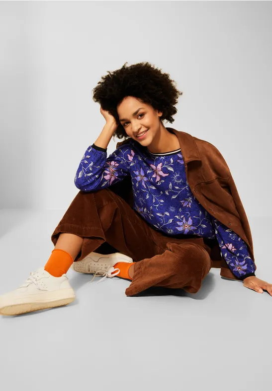 Bluse mit Blumen Print cosmic blue