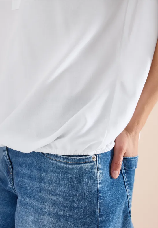 Blouse met korte mouwen en gespleten hals White