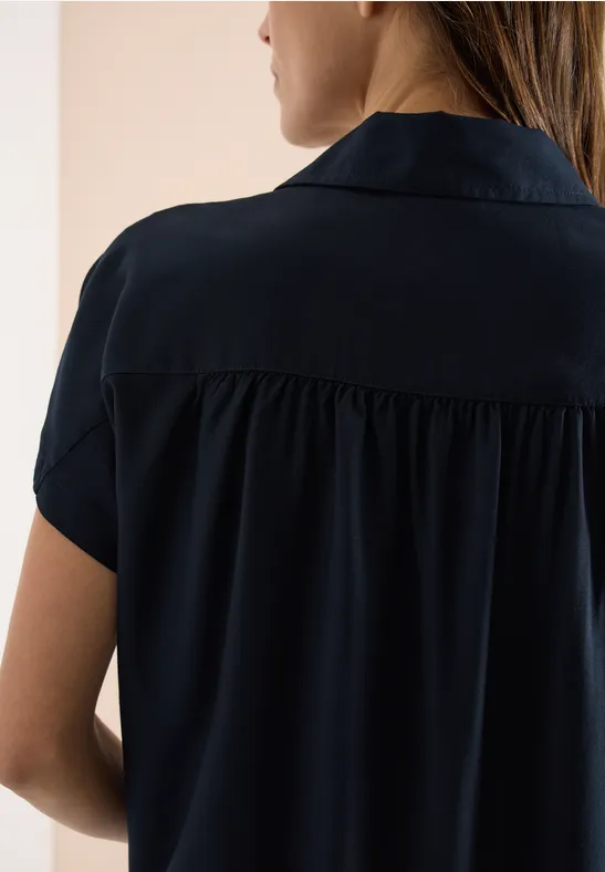 Basic Bluse mit Hemdkragen in Unifarbe universal blue