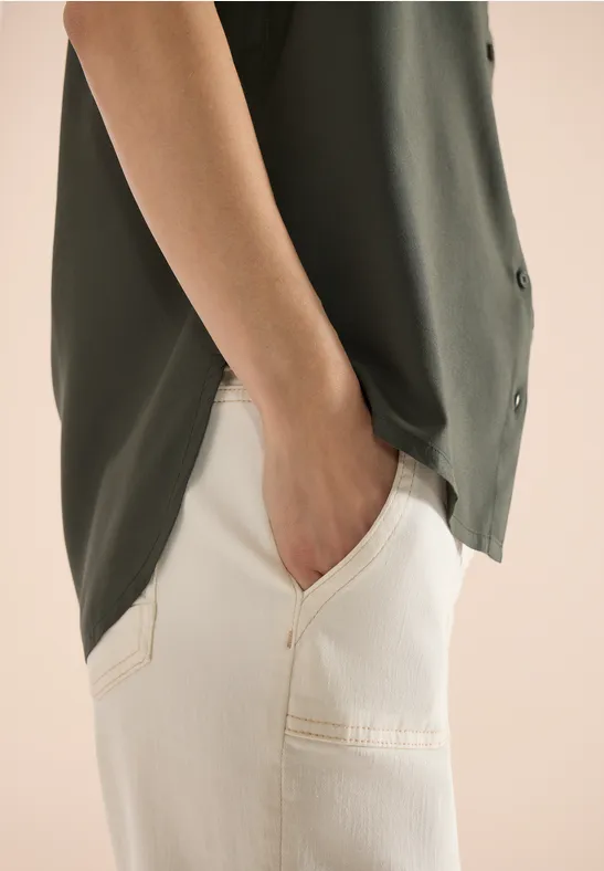 Basic Bluse mit Hemdkragen in Unifarbe khaki