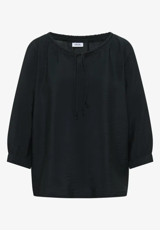 Schwarze Bluse mit dreiviertel Ärmeln und gerafftem, rundem Ausschnitt mit Bindeband.