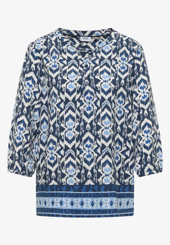 Bluse mit blau-weißem geometrischen Muster, 3/4-Ärmel und lockerem Schnitt.