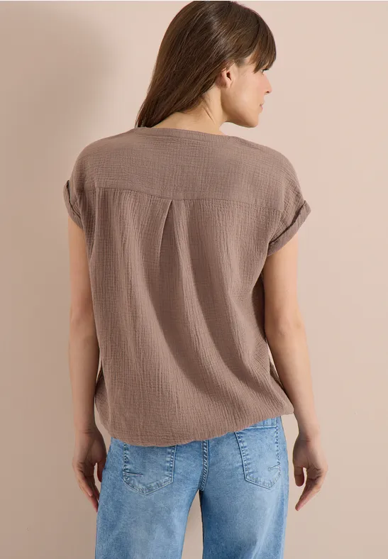 Blouse met gespleten hals in mousseline urban taupe