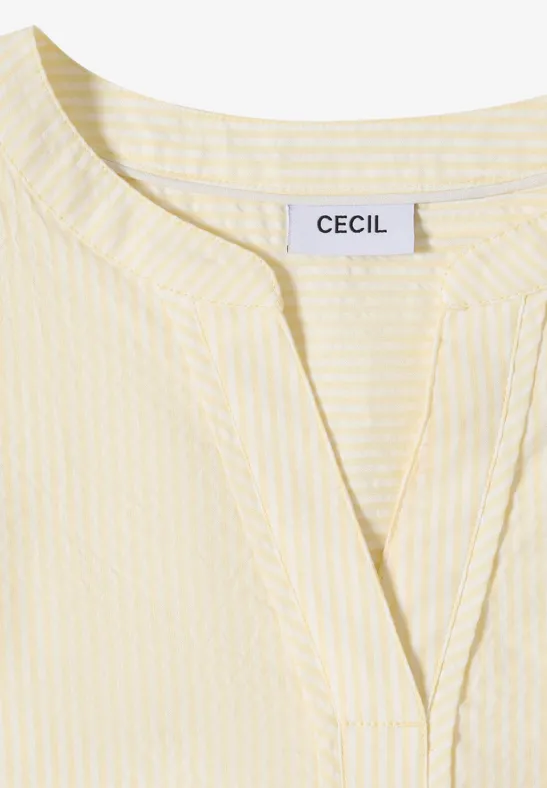 Beige Bluse mit feinen Streifen und V-Ausschnitt von CECIL